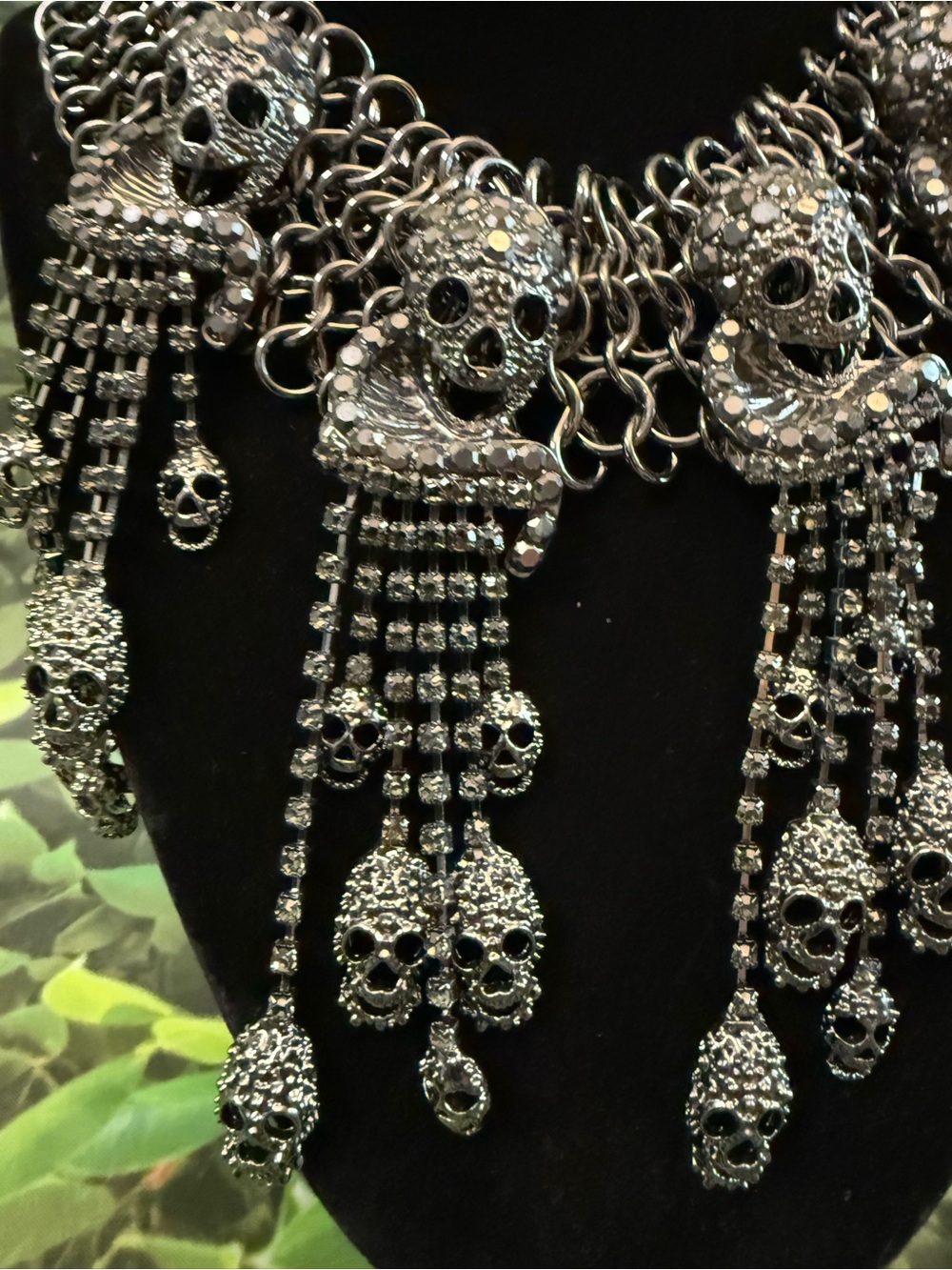 Natasha Couture Gothic Silver Crystal Skull Chainmail Necklace - Picture 7 of 12